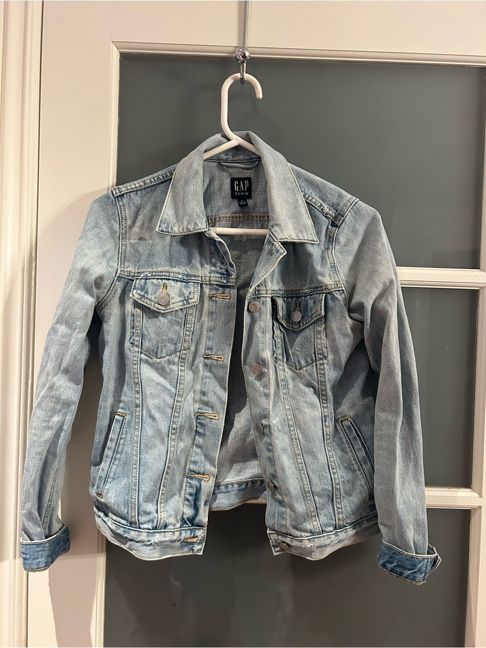 GAP Light Wash Denim Jacket in Pale Blue